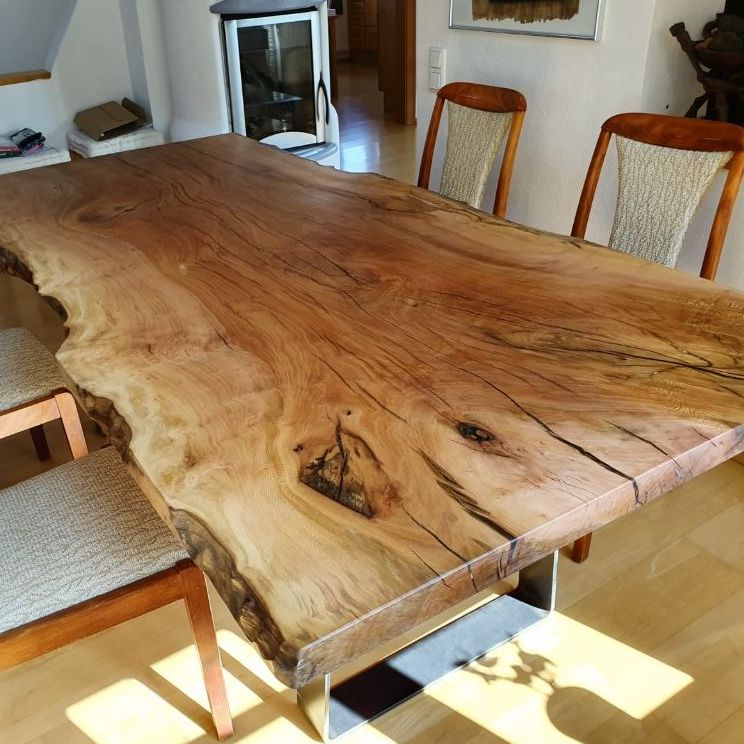 Naturstamm-Tisch
